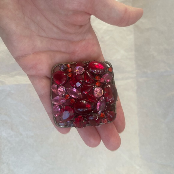 Vintage Schreiner Style Unsigned Glass Cabochon Red Pink Brooch. - Picture 13 of 13